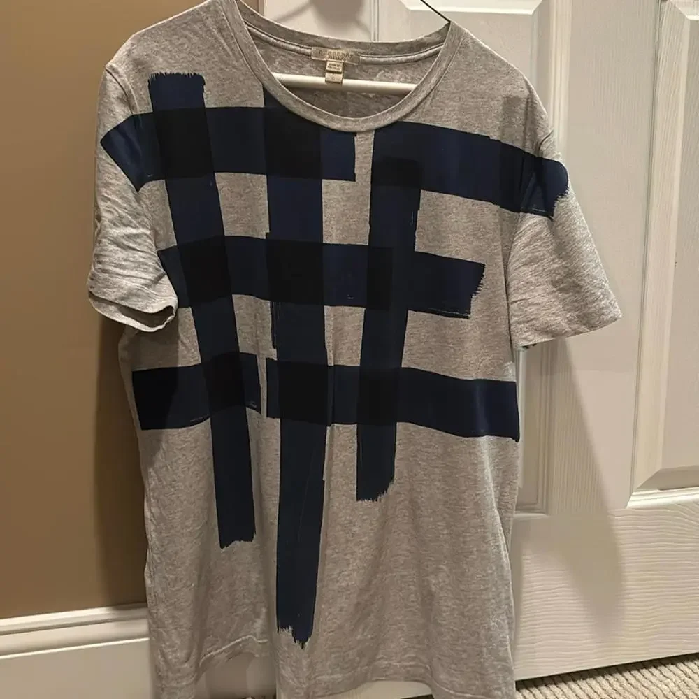 men’s Burberry Tshirt - Picture 1 of 4